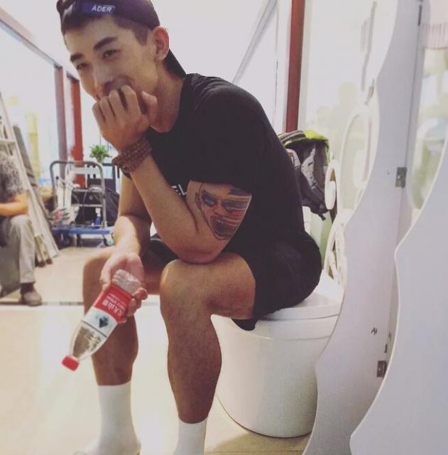 前^后^翘的痞帅长腿big筋霸，一看就很厉害的肌肉男！ - 51虹马